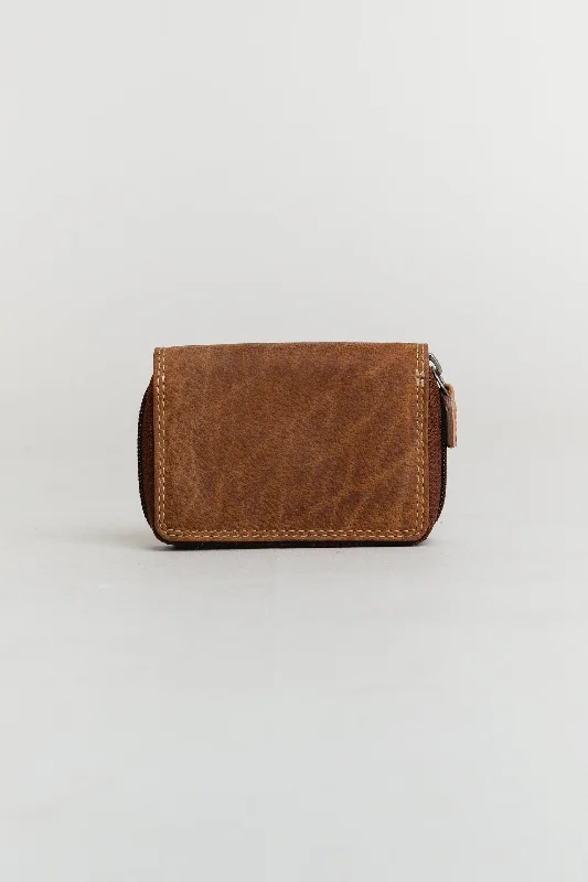 Lightweight Men's Linen PantsAdrian Klis 251 Credit Card Holder, Buffalo Leather
