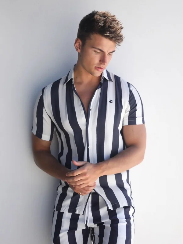 Men's Scoop Neck T-Shirts for a Relaxed FeelRiccardo Stripe Shirt - Navy