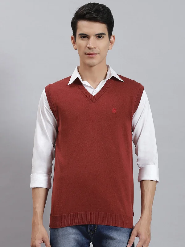 Men's Sweaters with Kangaroo PocketsMen Maroon Solid V Neck Sleeveless Sweaters/Pullovers